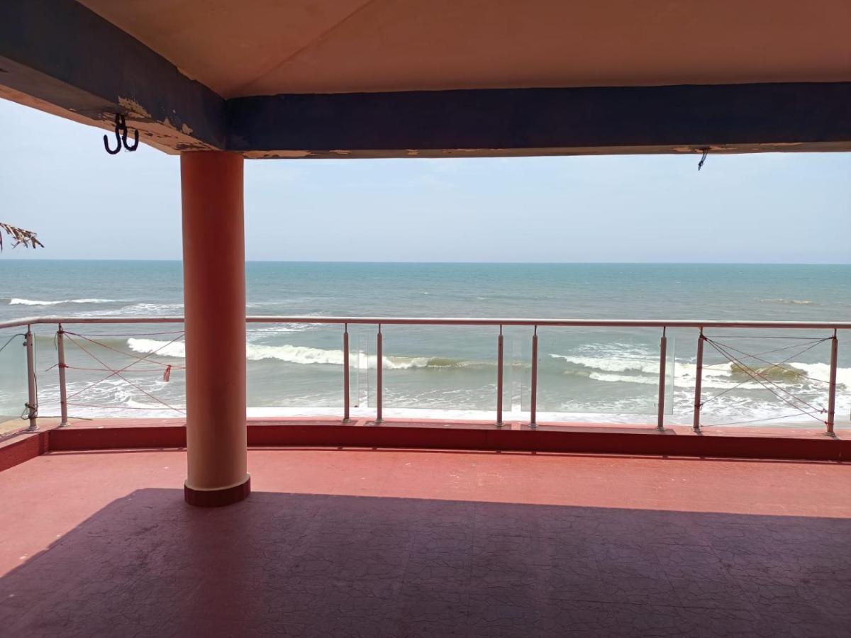 Ecr House With Swimming Pool Chennai