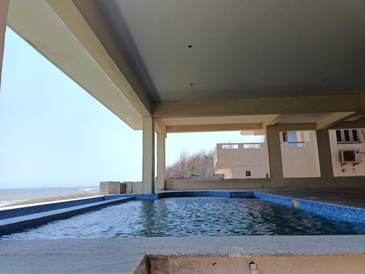 Guest house Ecr House With Swimming Pool *